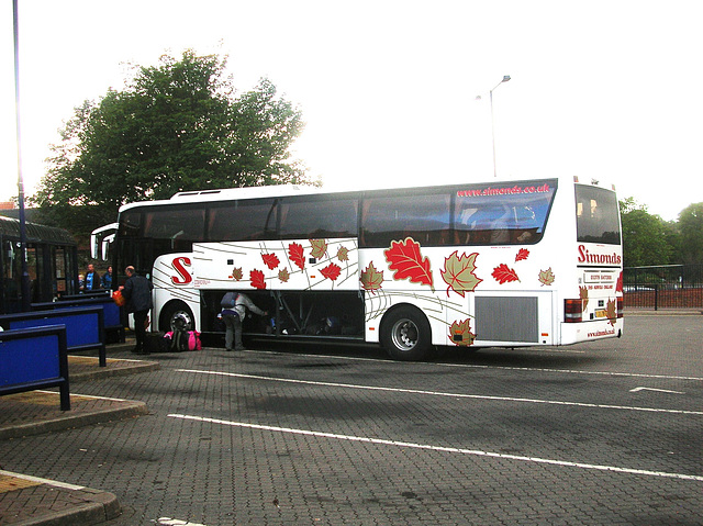 Simonds of Botesdale Van Hool Alizée in Bury St. Edmunds - 19 Jun 2010 (DSCN4202)