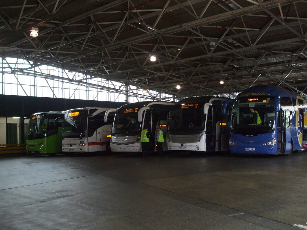 Victoria Coach Station, London - 11 Mar 2017 (DSCF6264)