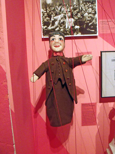 Quelques photos prises l'ors de ma visite à l'exposition internationale de marionettes au musée Gadagne à Lyon. Guignol se devait d'être en premier.