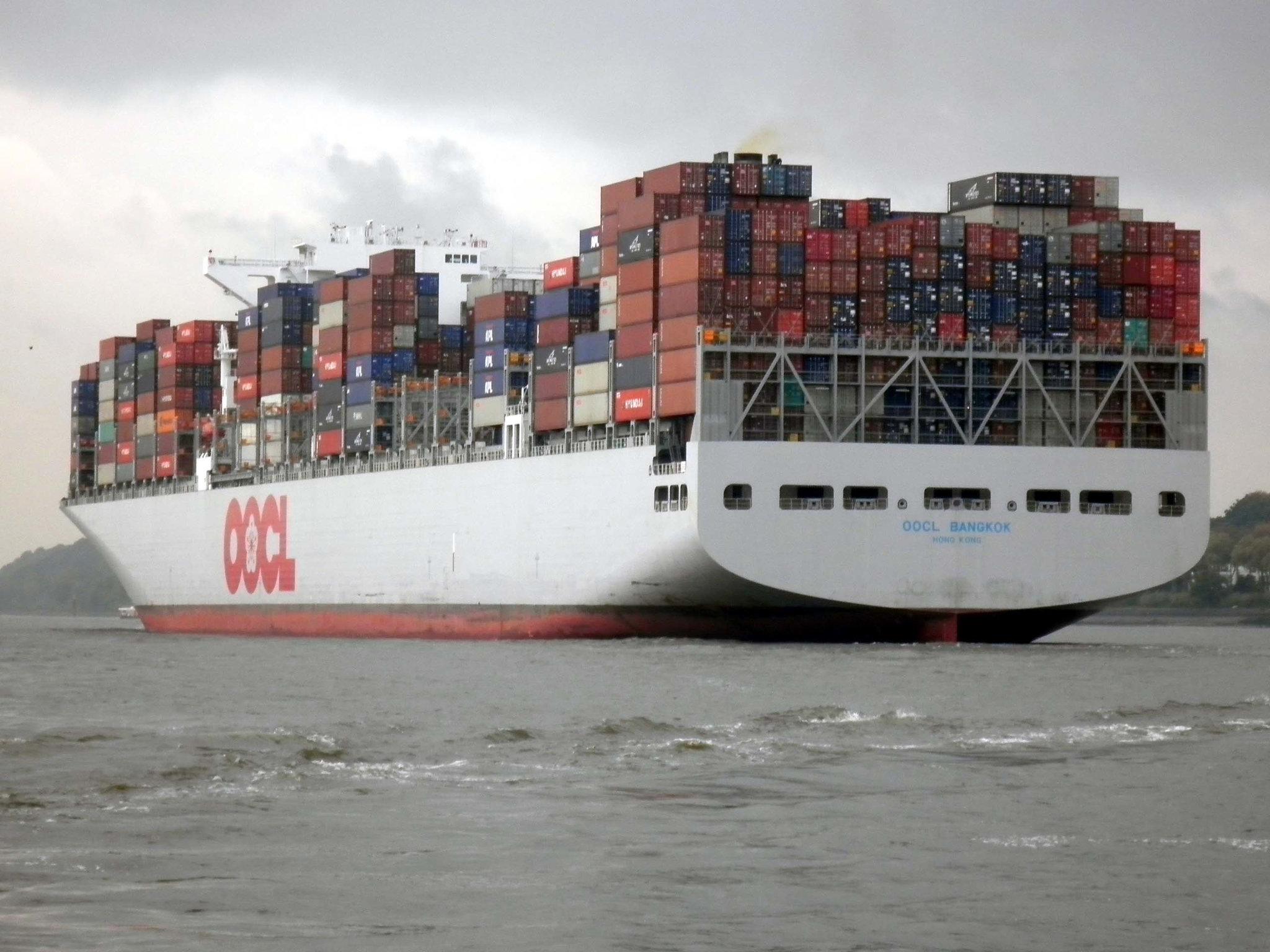Containergigant OOCL BANGKOK