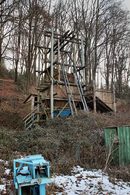 Erhaltenes Holzfördergerüst der ehem. Kleinzeche Egbert (Witten-Herbede) / 28.01.2017