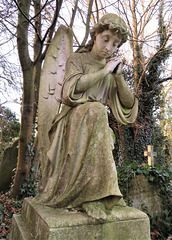 sellindge church, kent, c20 angel tomb , col. galwey +1921