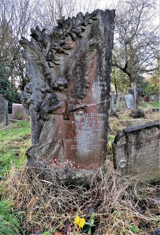 sellindge church, kent, c20 angel tomb of thomas brett +1933