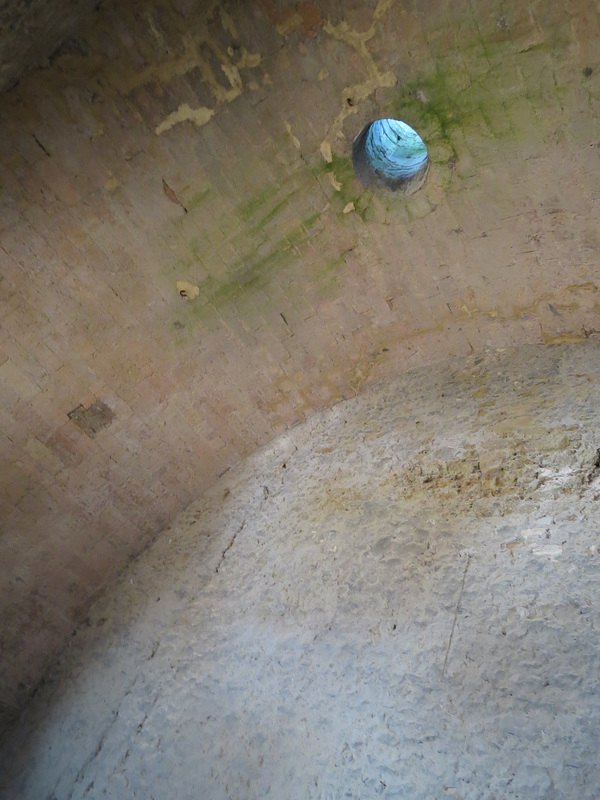 Fort Saint-Jean, 1.