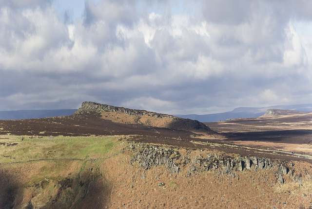 Stanage Edge south end from Burbage Edge; x2 vertical exaggeration