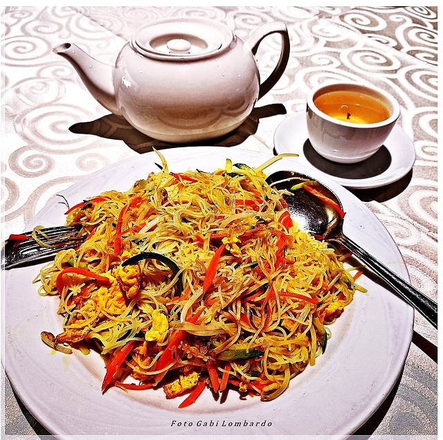 soya spaghetti with vegetables: enjoy the meal!