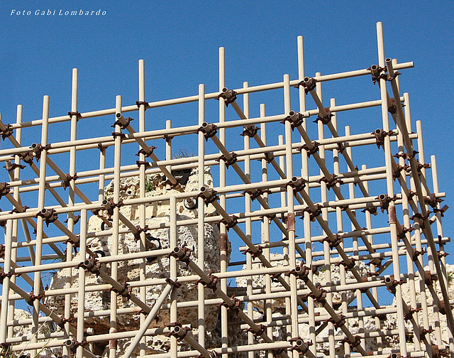 scaffolding in front of the Temple "GGANTIJA" /Malta