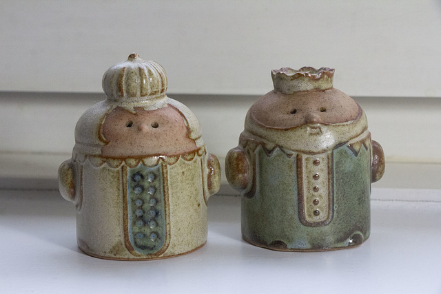 #40 salt&pepper pots