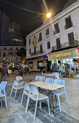 Zone Outlet Store avec illusion de soleil nocturne