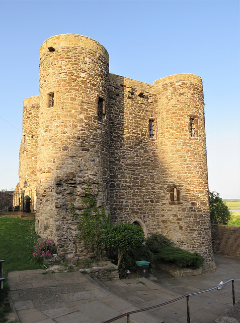 rye ypres tower, sussex (2)c13 tower later used as a prison