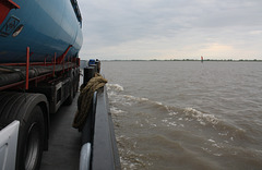 auf der Fähre über die Elbe bei Wischhafen