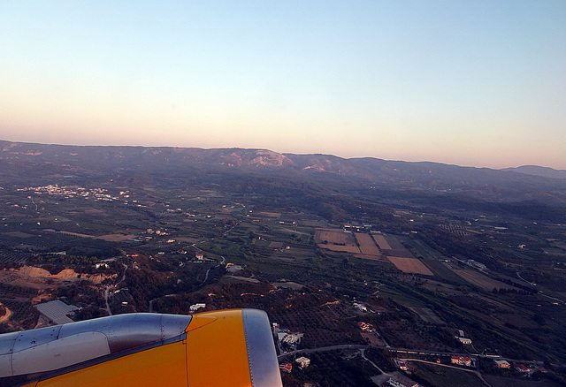 Das Gerbirge von Rhodos kurz nach dem Start vom Flughafen  RHODOS-DIAGORAS