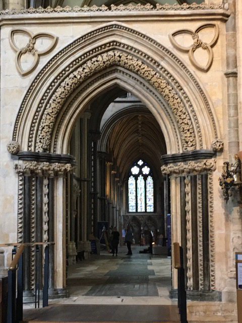 Sth aisle doorway