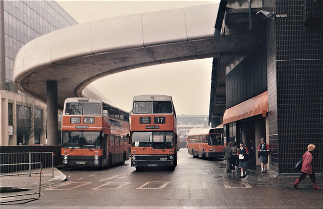 Greater Manchester Transport 7592 (KDB 685P) and 5100 (ORJ 100W) in Rochdale – 10 Mar 1986 (35-15)