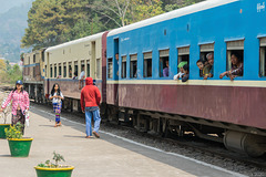 Eisenbahnfahrt von Kalaw nach Shwe Nyaung (© Buelipix)