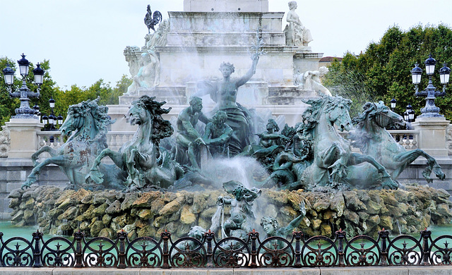 Cycling from Bordeaux Vineyards to the Atlantic Coast /Bordeaux