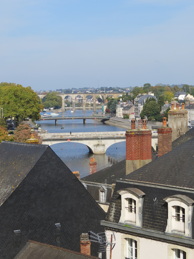 Vue sur Laval, 5.