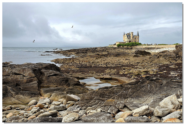 19 A Quiberon 56 ... Château Turpault.