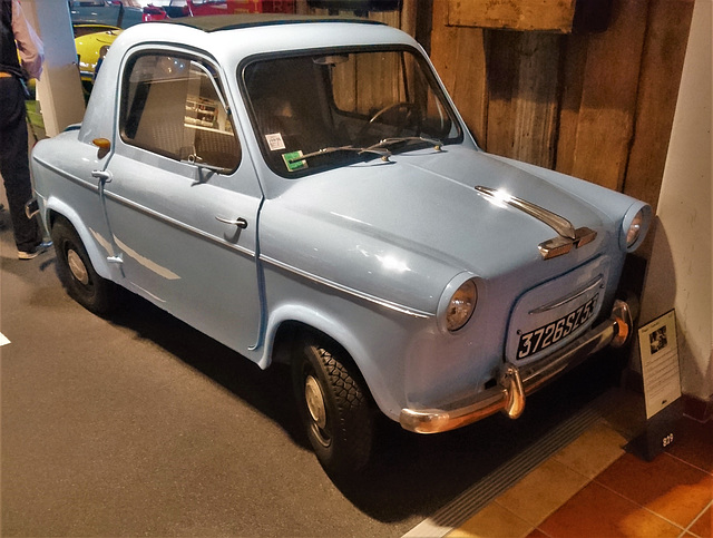 Piaggio Vespa 400, 1958