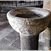 Bénitier de granit du XIIe siècle à l'église de Combourg (35)