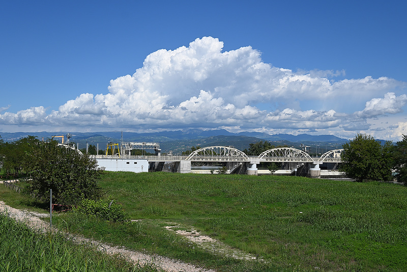 Diga sul fiume Adige