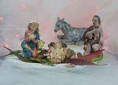 Vintage manger pieces