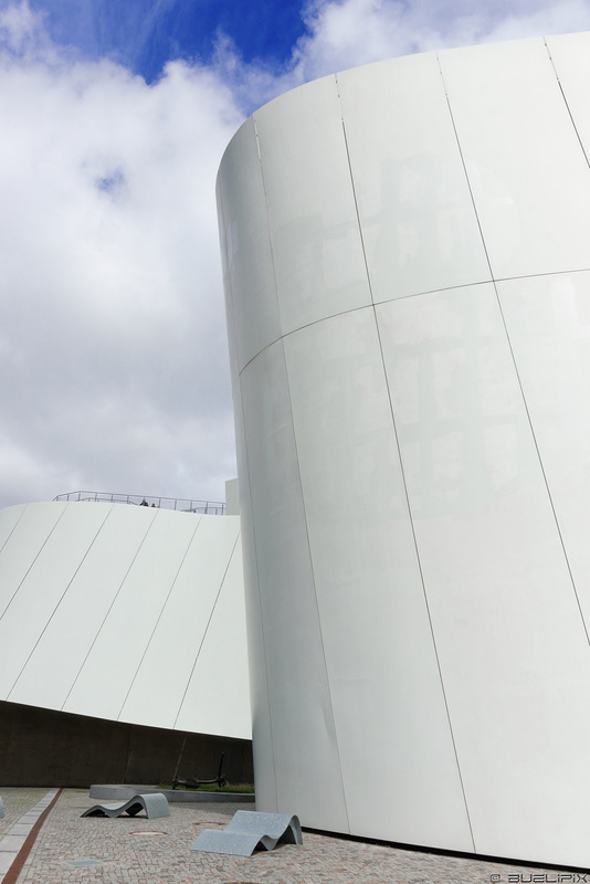 beim Ozeaneum Stralsund (© Buelipix)