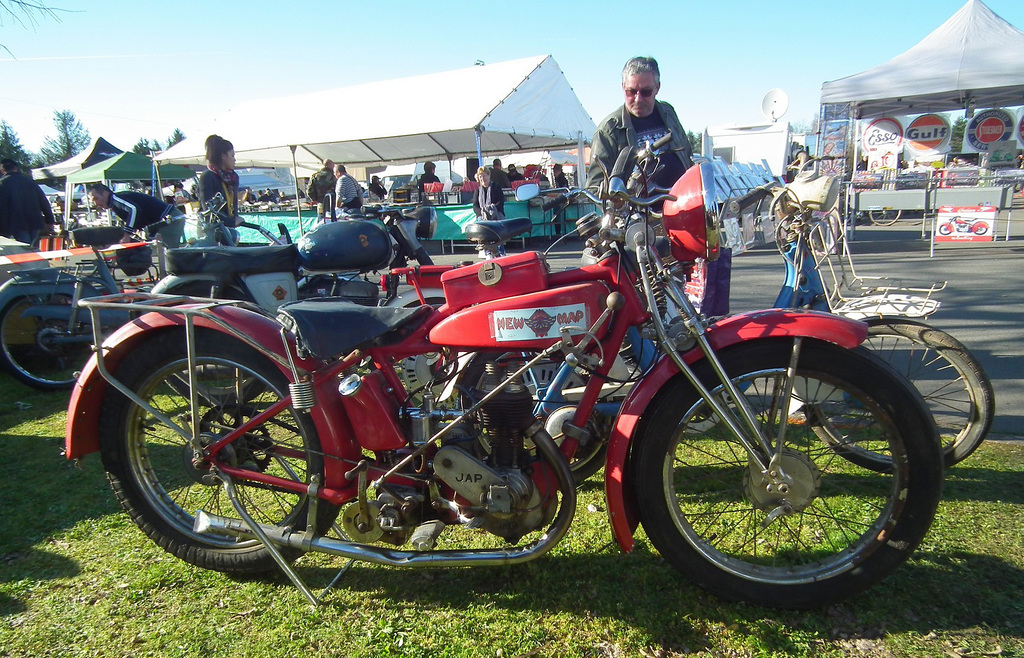 Moto "New Map" (bourse de Bergerac)