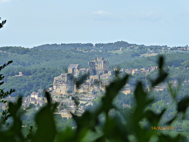 en face de MARQUEYSSAC