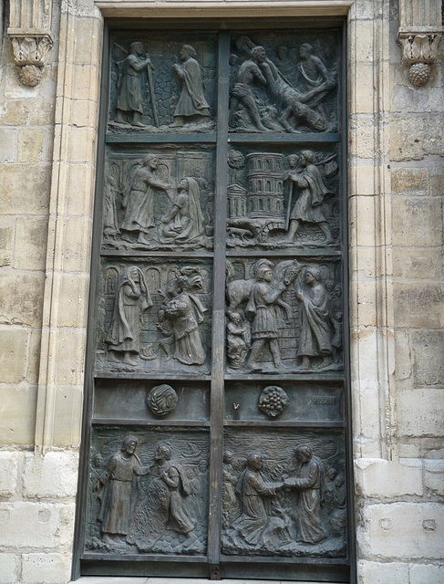 Paris -Une des portes de  Saint Pierre de Montmartre-Tommaso Gismondi 1975