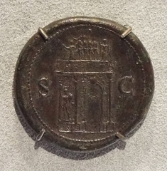 Sestertius with the Arch of Nero in the Boston Museum of Fine Arts, January 2018