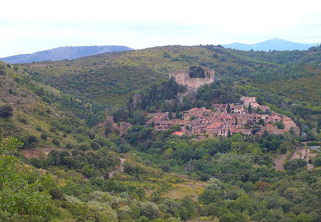 Village (et château) de Castelnou (Pyrénées Orientales)