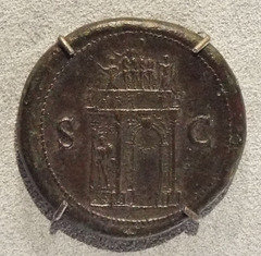 Sestertius with the Arch of Nero in the Boston Museum of Fine Arts, January 2018