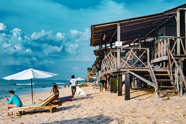 Simple but nice stay on Balangan beach