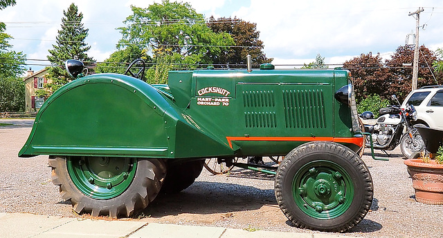 Nice old tractor.