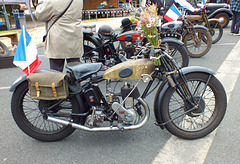 Moto Terrot (350 de 1931 je suppose) Fêtes anniversaire de la libération (Pineuilh 33)