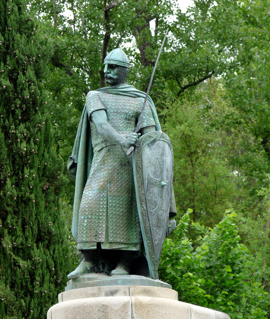 Guimaraes Castle- Dom Alfonso Henriques Statue