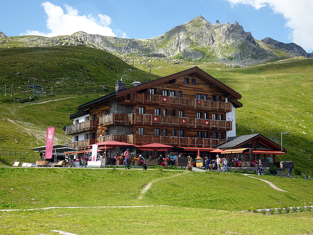 Kühboden Fiescheralp, mit Blick hinauf zum Eggishorn