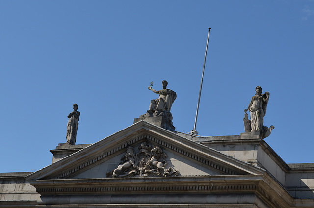 Dublin, Irish Houses of Parlament, The Top of Building
