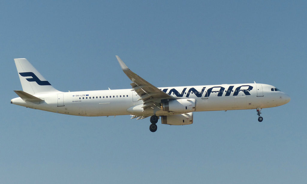 OH-LZK approaching Heathrow - 30 June 2018