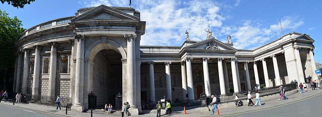 Dublin, Irish Houses of Parlament