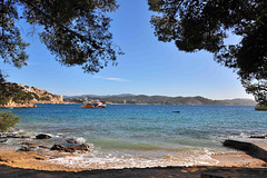 Blick von Caló de ses Llisses - Cala Fornells zur Bucht von Peguera (© Buelipix)