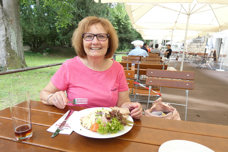 im Biergarten des fürstlichen Brauhauses