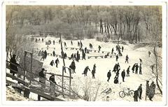 WP1997 WPG - SKATING (2 BICYCLES)