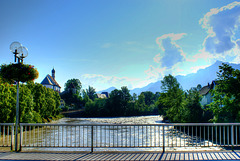 Am Lech. Blick Lechabwärts. Links die Franziskanerkirche.  ©UdoSm