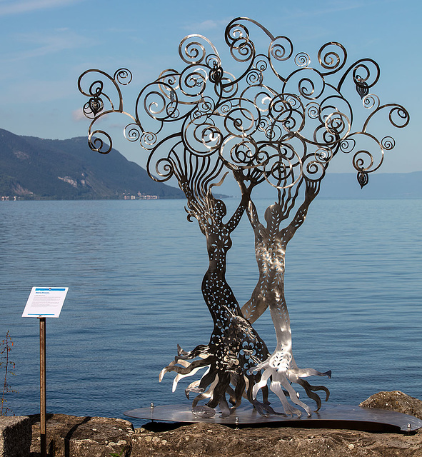 190814 Montreux sculpture 1