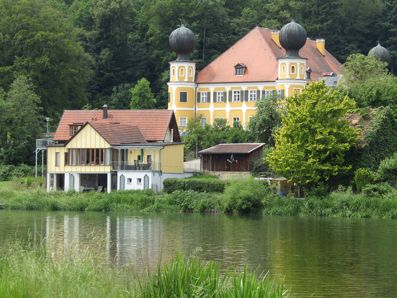 Blick zum Ramspauer Schloss