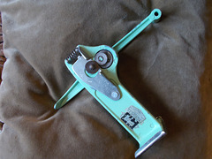 ddc - can-opener {3 of 7}