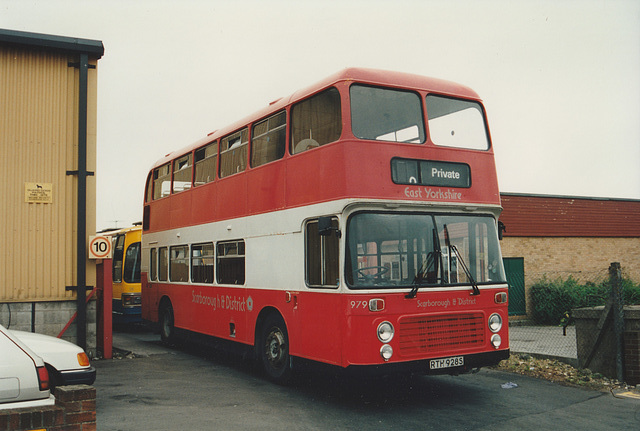 East Yorkshire Scarborough & District 979 (RTH 928S) at Eastfield – 11 August 1994 (235-15)