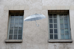 Un parapluie s'envole